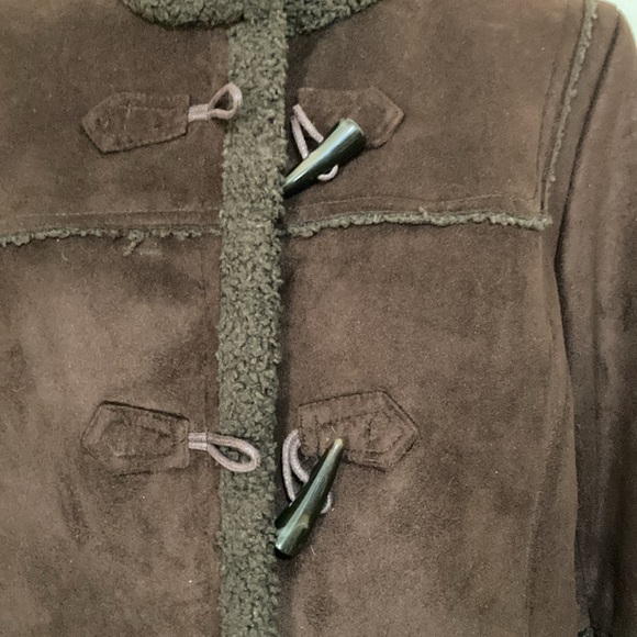 Dk. Brown Talbots, fx. Microsuede, knee length Coat.
Item# FWc1 - Picture 4 of 6